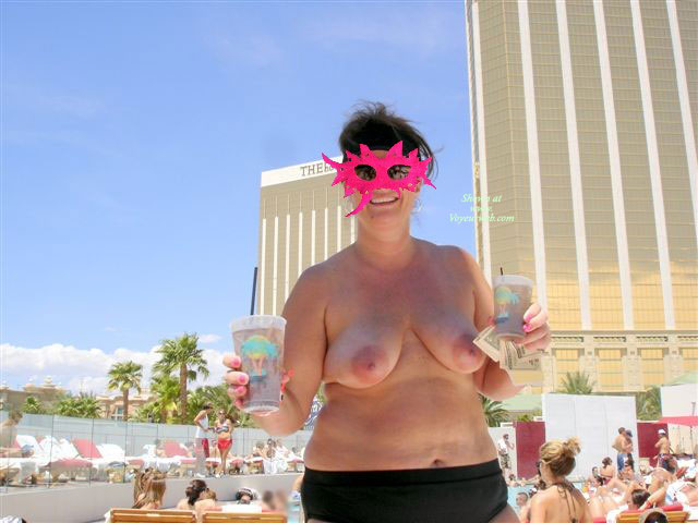 Pic #1 Vegas Trip With Curvy Hot Girlfriend