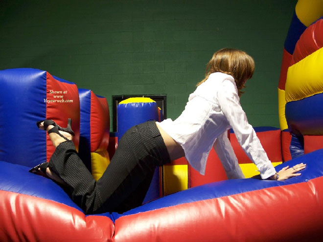 Pic #1Bouncing Babe