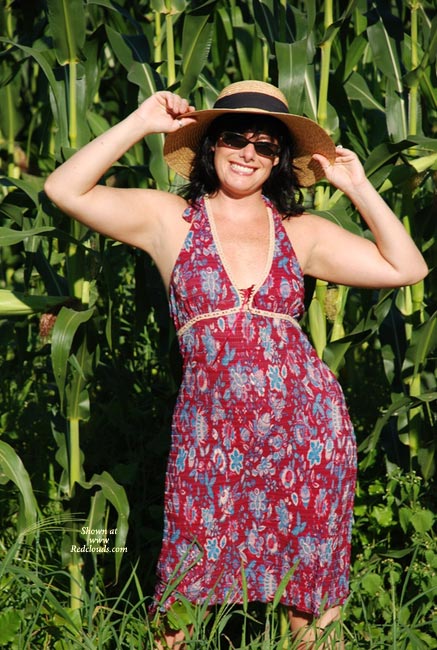 Pic #1Naughty Nikki Does What With Corn?