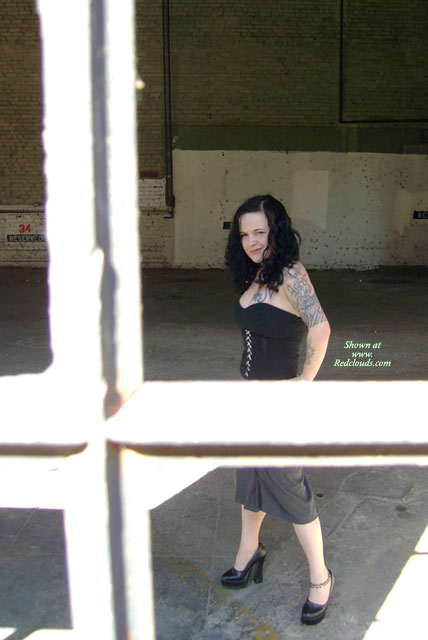 Pic #1Tattooed Helen Flashing Downtown