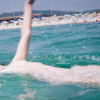 Pic #1UW Fran&ccedil;aise Nue Dans la Mer (nude in the sea)