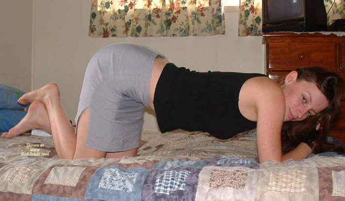 Pic #1Big Dildo Makes Her Cum Hard!