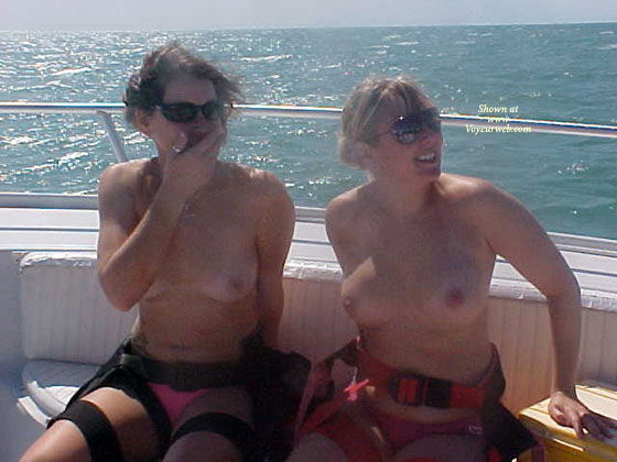 Pic #1Couple Parasail Girls