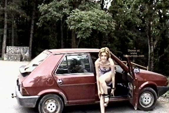 Pic #1Green-Yellow-Violet Doing in Public 1