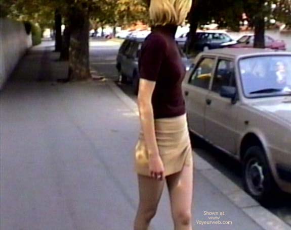 Pic #1Green-Yellow-Violet Doing in Public 4