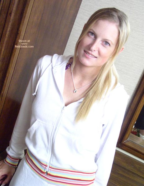 Pic #1Lexi Roller Girl Gets Down