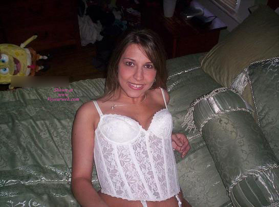 Pic #1 Carrie In Nylons