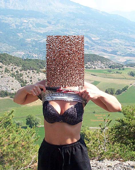 Pic #1Cindy A La Montagne