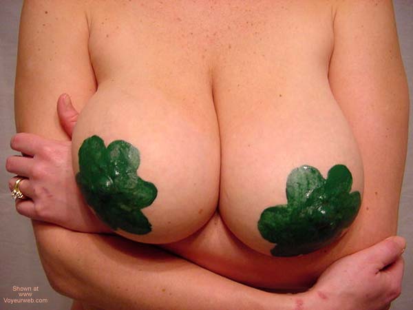 Pic #1 sexybiwife4fun 2