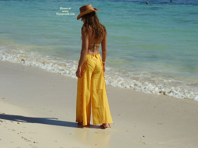 Pic #1 Rocky Mountain Babe Having Fun In The Mayan Riviera!