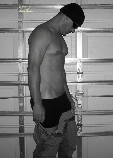 Pic #1Garage