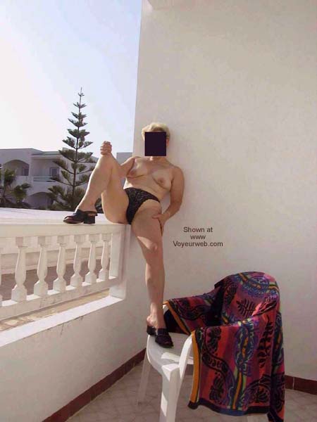 Pic #1Lady Naked in Public 1