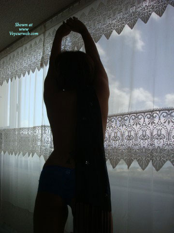 Pic #1 Army Wife Posing In Paradise