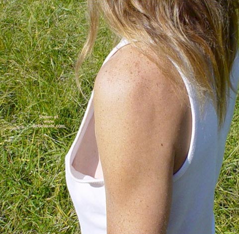 Pic #1Showoff Wife