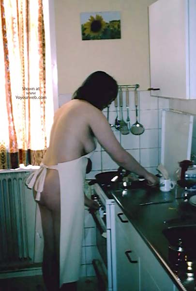 Pic #1Pea in The Kitchen