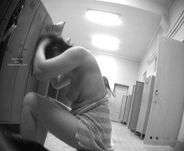 Pic #1Pool Dress Room