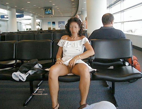 Pic #1Monique Back Home In A Boeing 777