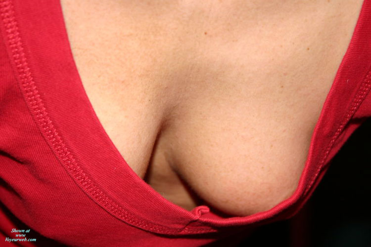 Pic #1 Downblouse And Tits 4u