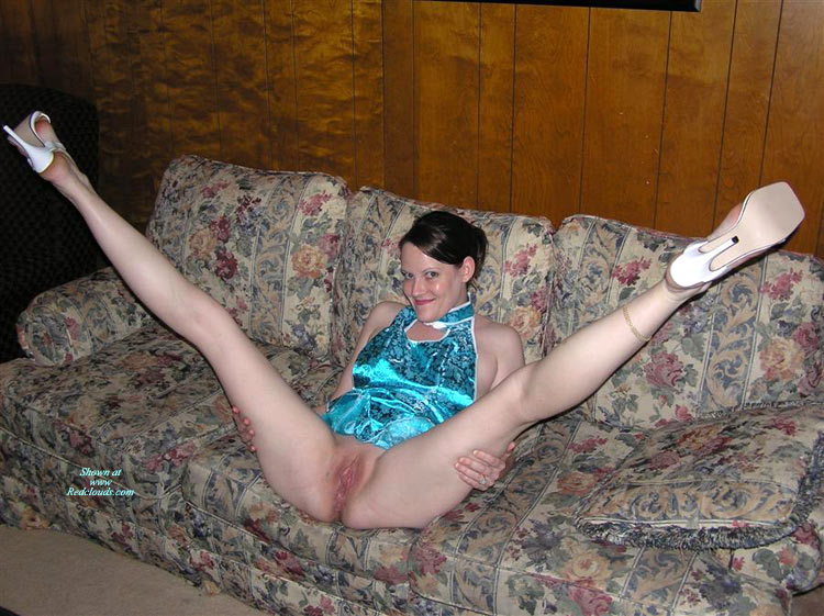 Pic #1Leggy Elena - Blue Asian Dress Gets Dirty