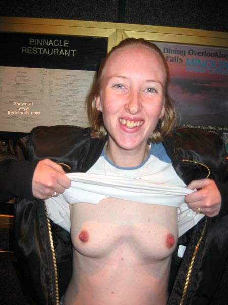 Pic #1Fraya In Niagare Falls 1