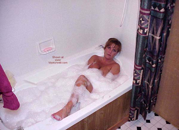Pic #1Sara Takes a Bubble Bath