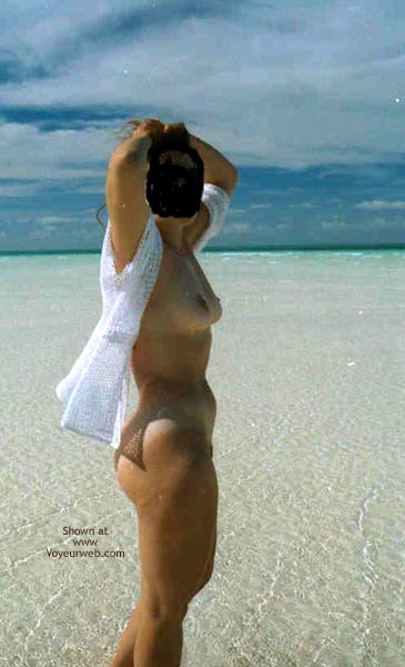 Pic #1 One Hot Tropical Babe