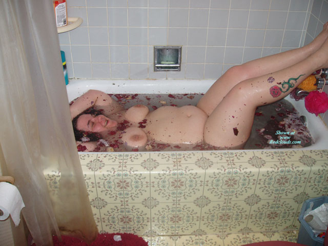 Pic #1Femwolf In Red Rose's