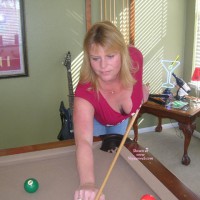 Pic #1 je Renee Playing Pool