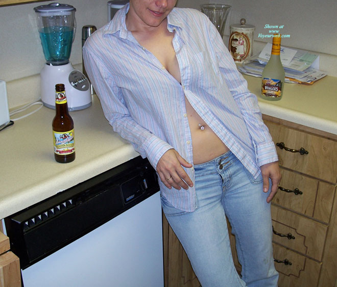 Pic #1 Wicked Lynn Topless In Jeans