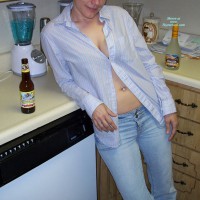Wicked Lynn Topless In Jeans