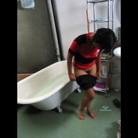 Vivian&#39;s Bottom In The Bath