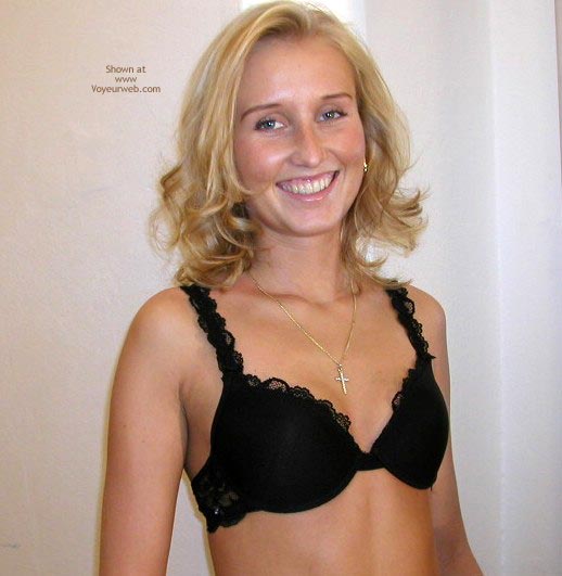 Pic #1 Liz By The Hallway