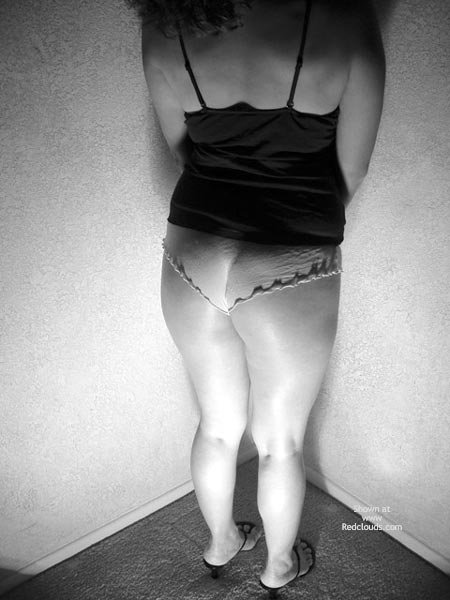 Pic #1Latina In The Corner