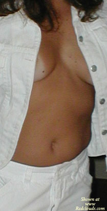 Pic #1My Wife Show Her Hot Body (14)