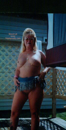 Pic #1 Nudes a Poppin Aug 2002