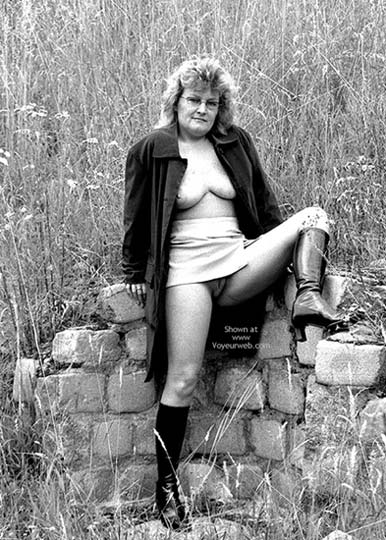 Pic #1Nicole B&amp;W/Color DE