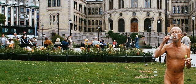 Pic #1M* Huffameyer Almost Protesting