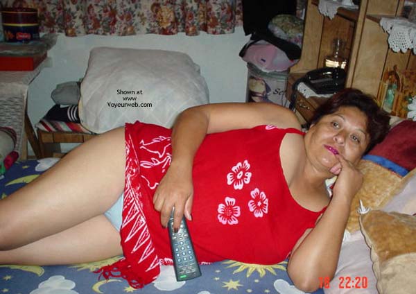 Pic #1BE Lulu, Sexy in Bed