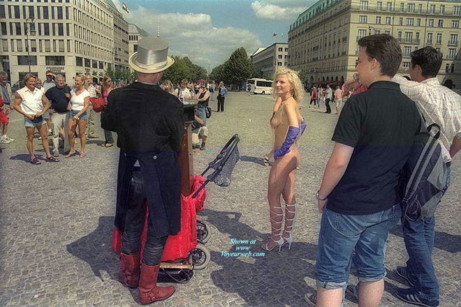 Pic #1Lara Nip In City