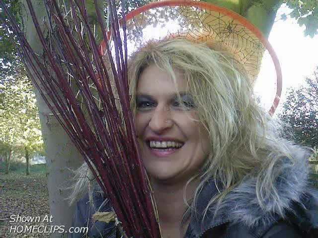 Pic #1Luiza Part 1
