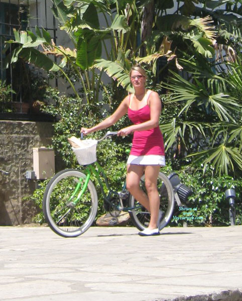 Pic #1Upskirt At Santa Barbara