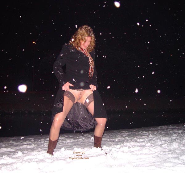 Pic #1Denise Cold, Yet So Hot Helada Pero Ardiente