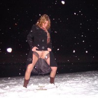 Denise Cold, Yet So Hot Helada Pero Ardiente