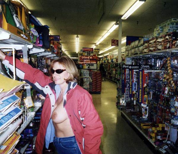 Store - Flashing , Store, Flash, Girl Showing Boobs, Dark Brown Aerolas, Red Jacket, Side View Flash, Walmart Flash