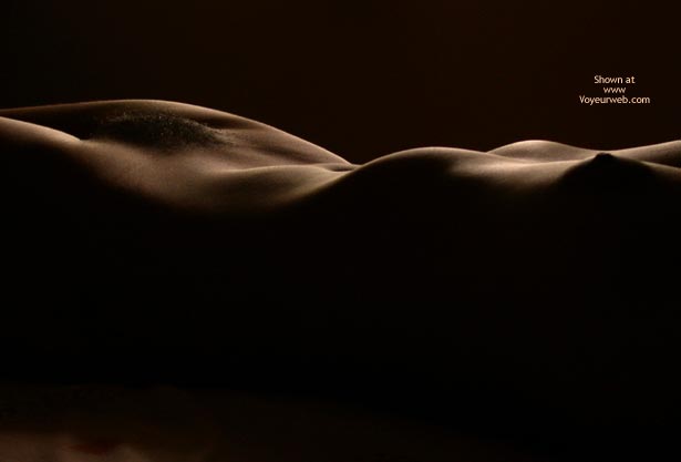 Dark Shadows , Dark Shadows, Flat Tummy, Pubic Mound, Small Pointy Nipple