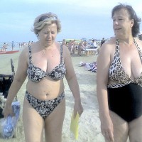 Pic #1 Beach Mature Women And Grannies - 2nd Contri -