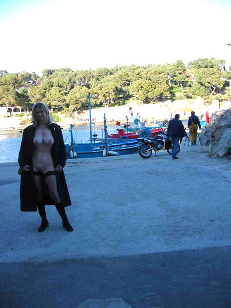 Pic #1Plastique goes to Provence