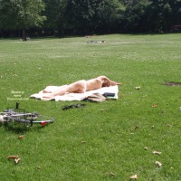 Pic #1 Hot Girl In Park