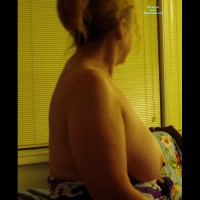 Dee Dee Shows A Little More!