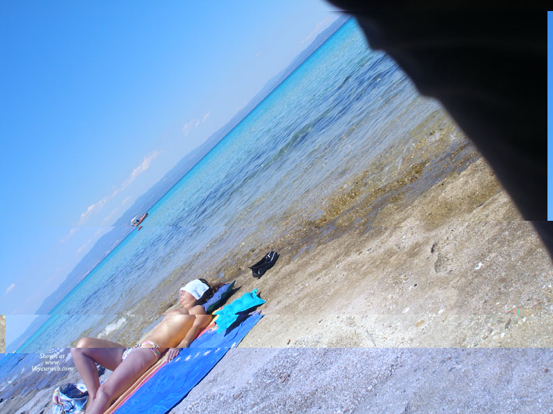 Pic #1Beach Girls In Grecce